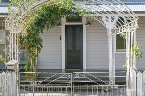 84 East St, Clifton, QLD 4361