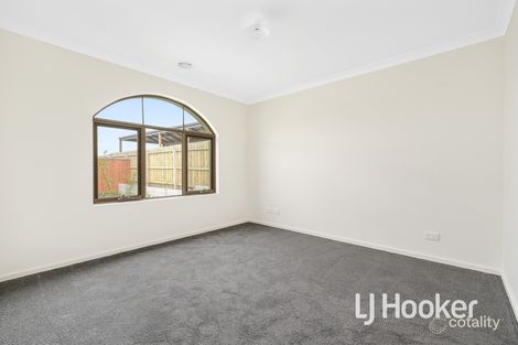 Property photo of 11 Tottenham Way Officer VIC 3809