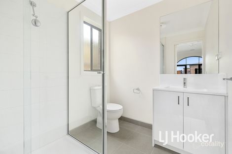 Property photo of 11 Tottenham Way Officer VIC 3809