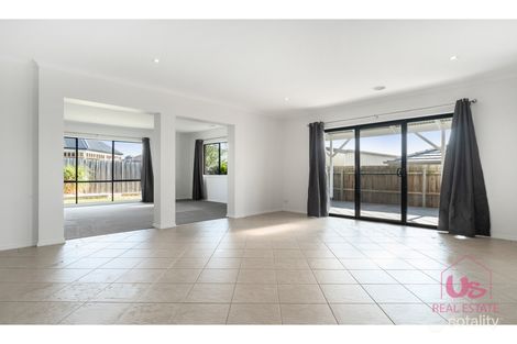Property photo of 6 Amethyst Close Skye VIC 3977