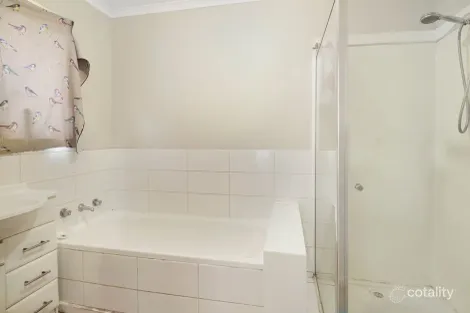 Property photo of 27 Creek Crescent Horsham VIC 3400