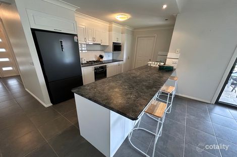 Property photo of 5 Honeyeater Circuit Thurgoona NSW 2640
