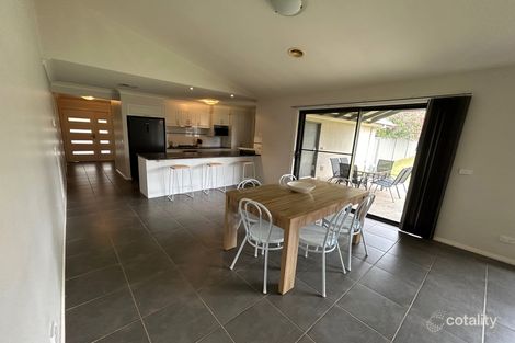 Property photo of 5 Honeyeater Circuit Thurgoona NSW 2640