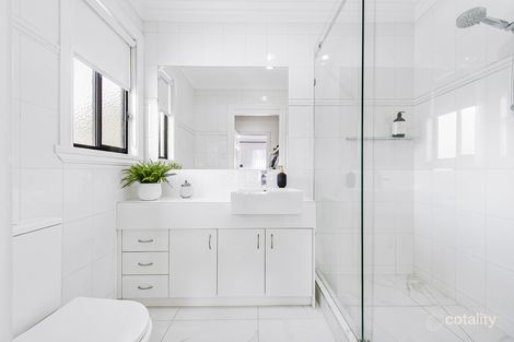 Property photo of 2 Hart Place Taylors Lakes VIC 3038