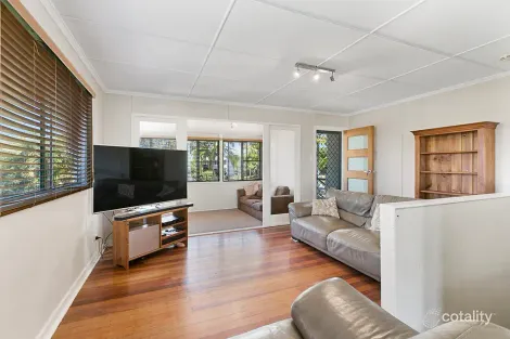 Property photo of 14 Jayben Street Wynnum West QLD 4178