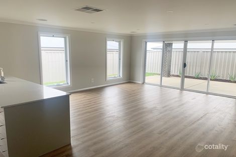 Property photo of 1/51 Coppabella Drive Gobbagombalin NSW 2650