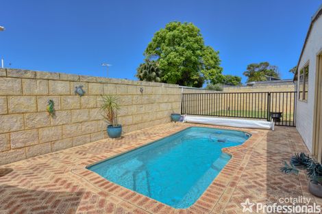 Property photo of 28 Salcombe Way Warnbro WA 6169