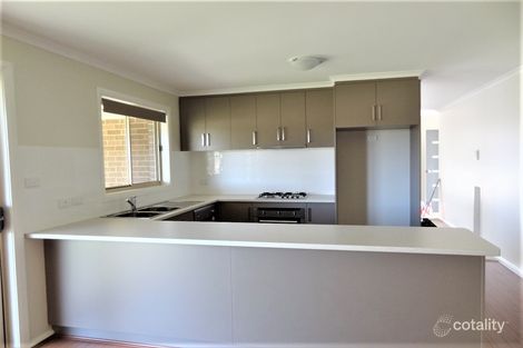 Property photo of 2/22 Truscott Drive Ashmont NSW 2650