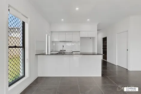 Property photo of 52 Edinburgh Crescent Gleneagle QLD 4285