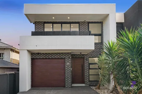 2/29 Sylvanus St, Greenacre, NSW 2190