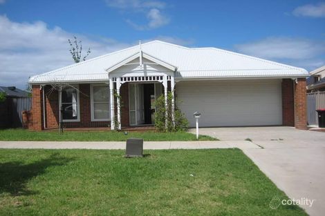 Property photo of 55 Oakview Parade Caroline Springs VIC 3023