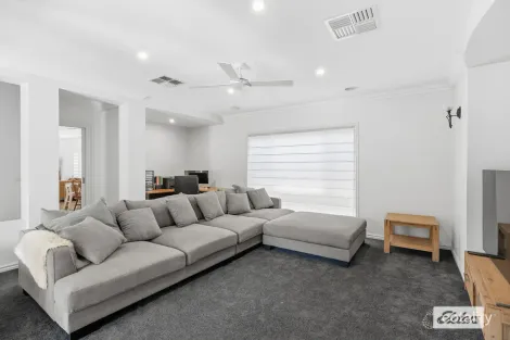 Property photo of 9 Pell Street Howlong NSW 2643