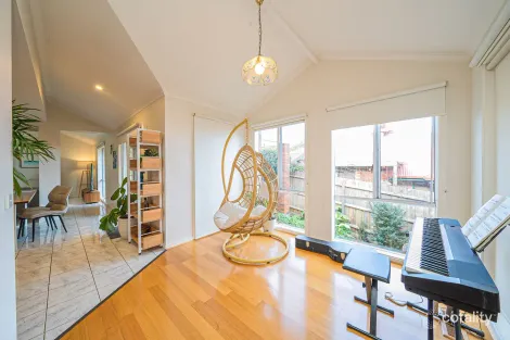 Property photo of 13 Cord Close Berwick VIC 3806