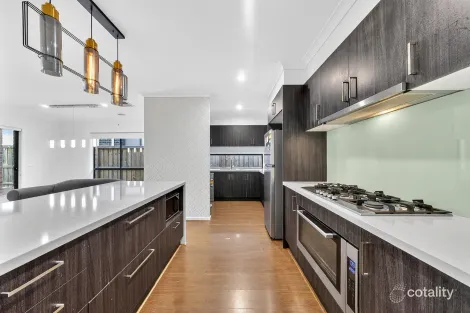 Property photo of 30 Truffle Circuit Manor Lakes VIC 3024