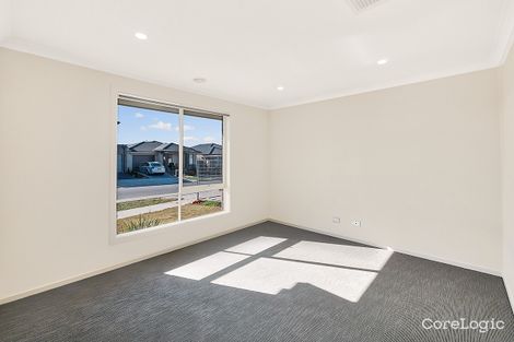 Property photo of 37 Omeara Crescent Cranbourne East VIC 3977