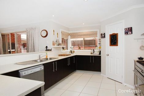 Property photo of 8 Darling Place Manor Lakes VIC 3024