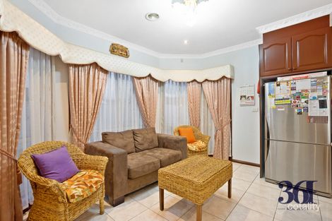 Property photo of 1 Milburn Circuit Caroline Springs VIC 3023