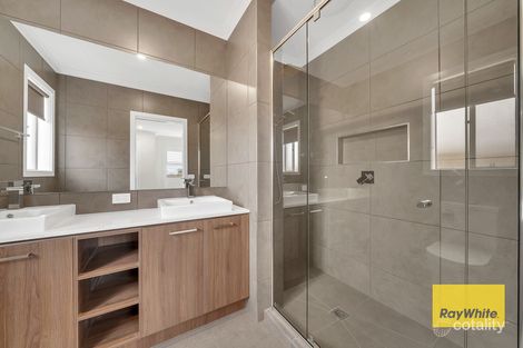 Property photo of 18 Commonwealth Circuit Donnybrook VIC 3064