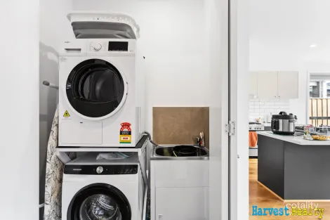 Property photo of 17 Bourbon Road Cranbourne East VIC 3977