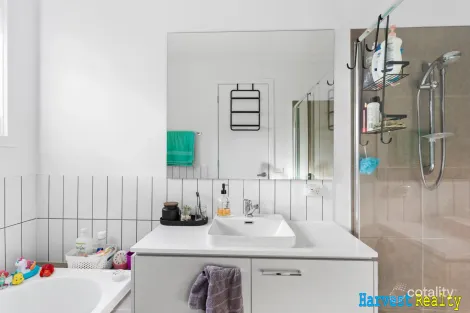 Property photo of 17 Bourbon Road Cranbourne East VIC 3977