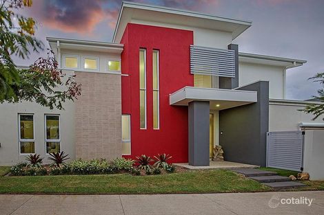 Property photo of 14 Spinnaker Way Hope Island QLD 4212