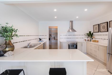 22 Maureen Ct, Broadbeach Waters, QLD 4218