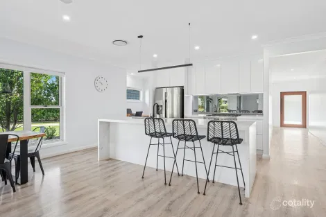Property photo of 3 Diana Drive Spring Flat NSW 2850
