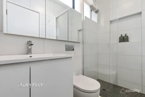 Property photo of 1 Shirley Grove St Kilda East VIC 3183