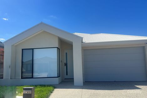 13 Shirley St, Sunbury, VIC 3429