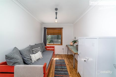 Property photo of 20 Condon Avenue Mount Austin NSW 2650