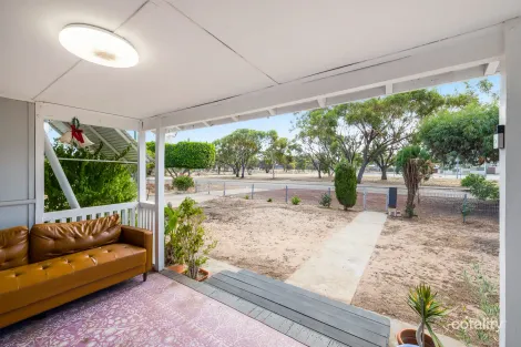 Property photo of 1 Edmondson Street Northam WA 6401