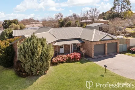 Property photo of 33 Jagoe Drive Kelso NSW 2795