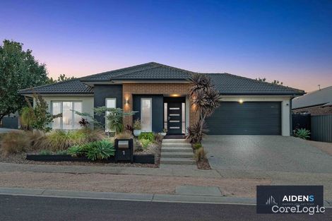 Property photo of 1 Barrett Mews Caroline Springs VIC 3023