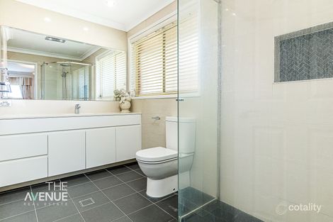 10 Pine Cres, Bella Vista, NSW 2153