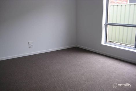 Property photo of 3 Gardenia Way Caroline Springs VIC 3023