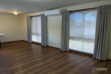 Property photo of 1/394 Kotthoff Street Lavington NSW 2641