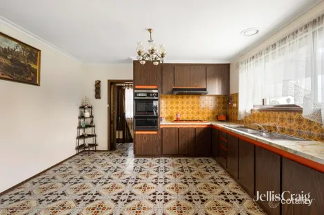 Property photo of 19 Stonehaven Drive Thomastown VIC 3074