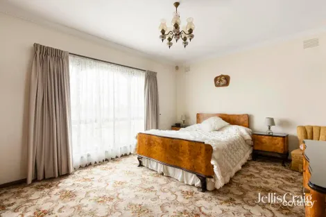 Property photo of 19 Stonehaven Drive Thomastown VIC 3074