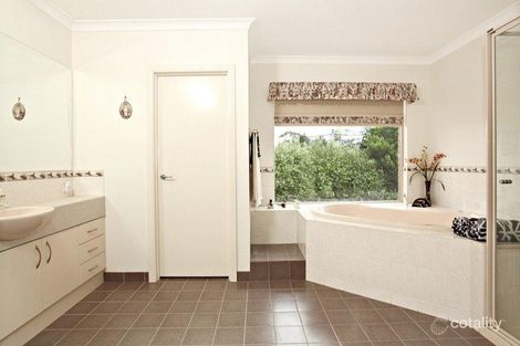 Property photo of 5 Parkleigh Drive Kurunjang VIC 3337