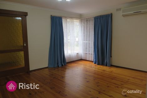 Property photo of 28 Buckmaster Drive Mill Park VIC 3082