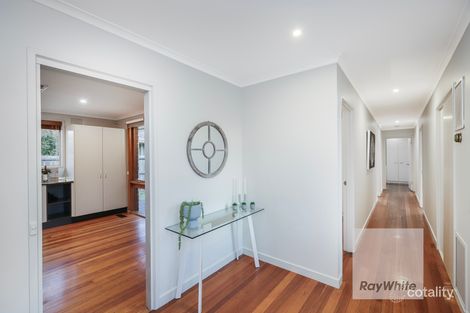 Property photo of 7 Pendle Close Gladstone Park VIC 3043