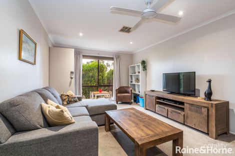 2/4 Jeanette Cres, Aberfoyle Park, SA 5159