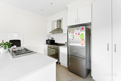 Property photo of 2/7 Deborah Street Werribee VIC 3030