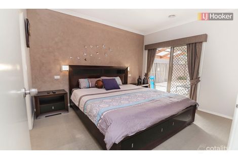 Property photo of 5 Cheltenham Close Craigieburn VIC 3064
