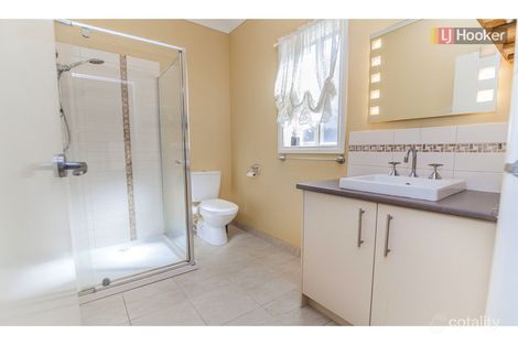 Property photo of 5 Cheltenham Close Craigieburn VIC 3064