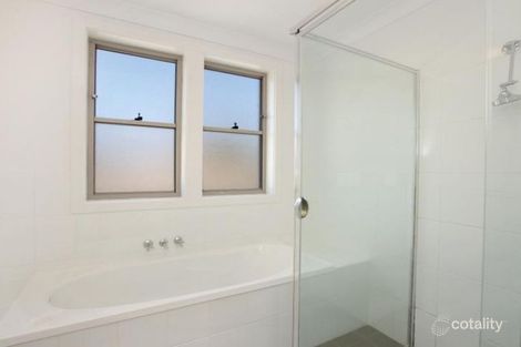 Property photo of 1/8 Angophora Drive Warabrook NSW 2304