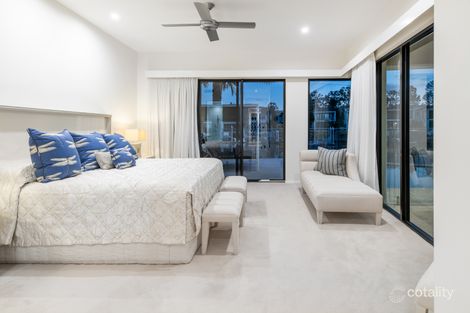 Property photo of 7091 Keyside Close Hope Island QLD 4212
