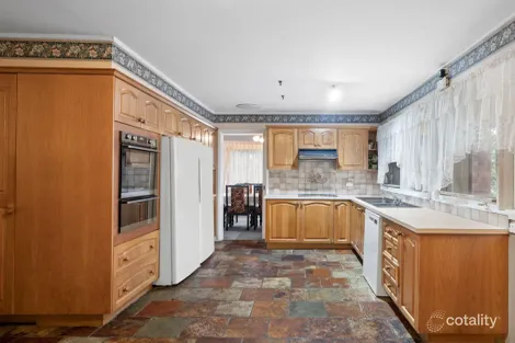 Property photo of 6 Gray Place Bradbury NSW 2560