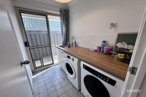 Property photo of 8B Farren Heights Clarkson WA 6030