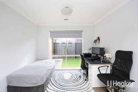 Property photo of 2 Dexter Grove Point Cook VIC 3030